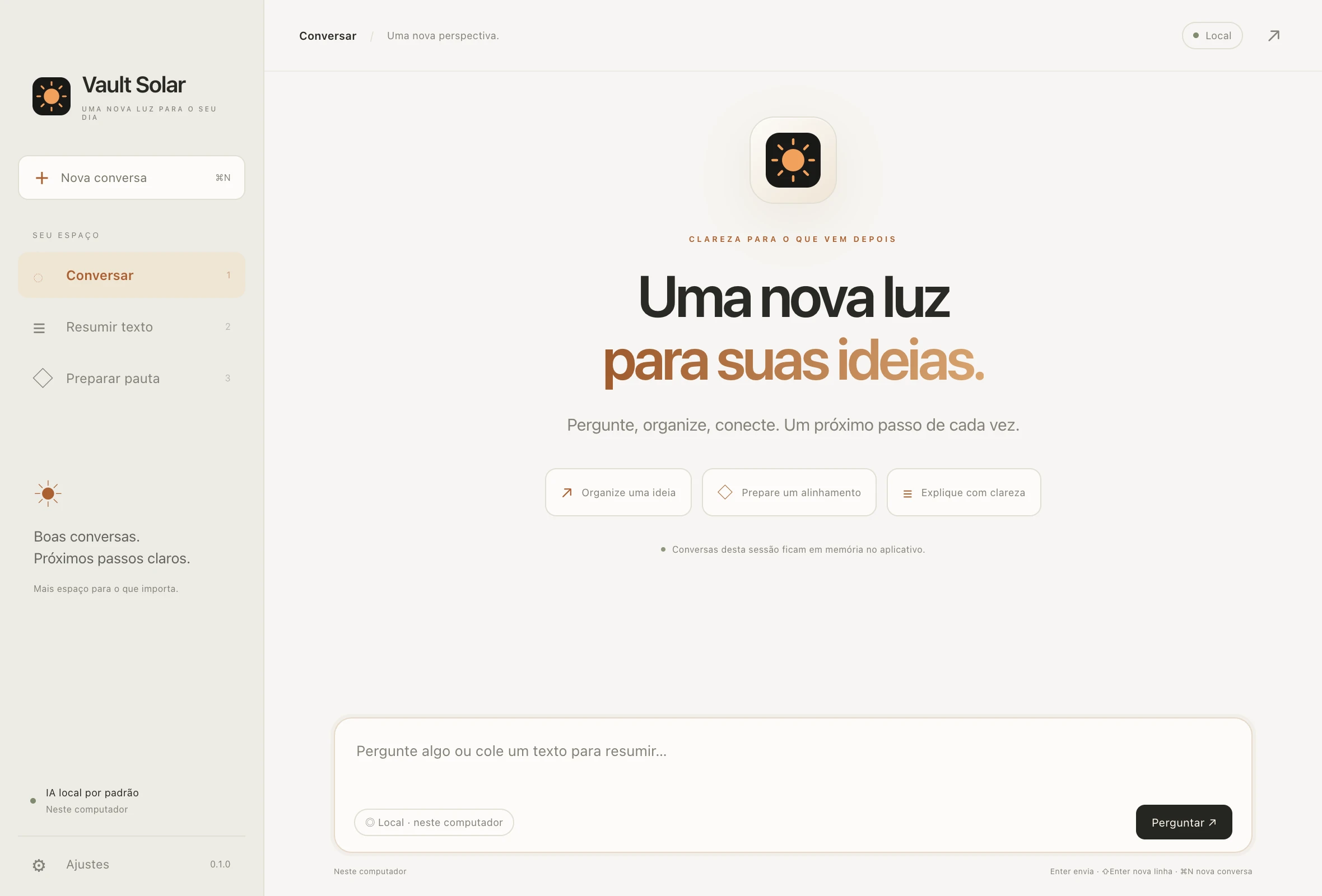 Interface real do Vault Solar desktop, com navegação lateral, conversa e tema claro premium